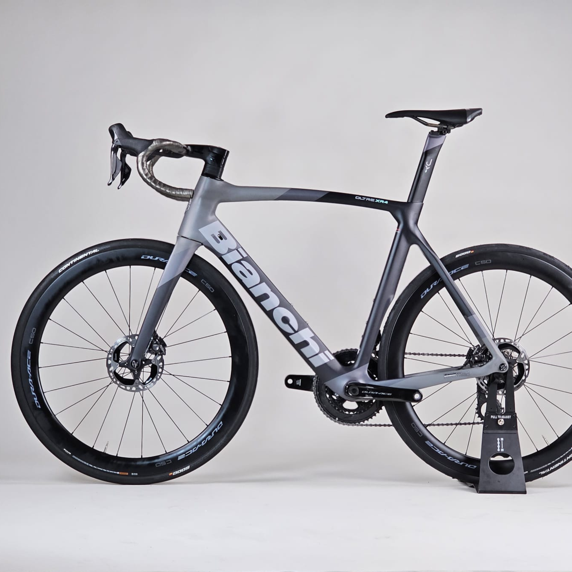 Bianchi Oltre XR4 racing bike Shimano Dura Ace R9270 Di2 size 61